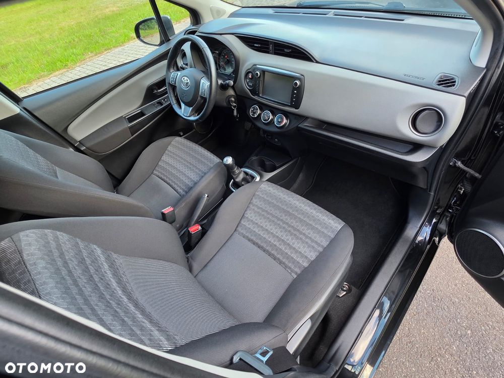 Toyota Yaris 1.0 Premium - 9