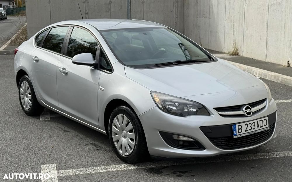 Opel Astra 1.4 ECOTEC Turbo Selection - 2