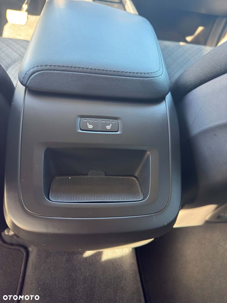Volvo XC 60 B4 D Essential - 15