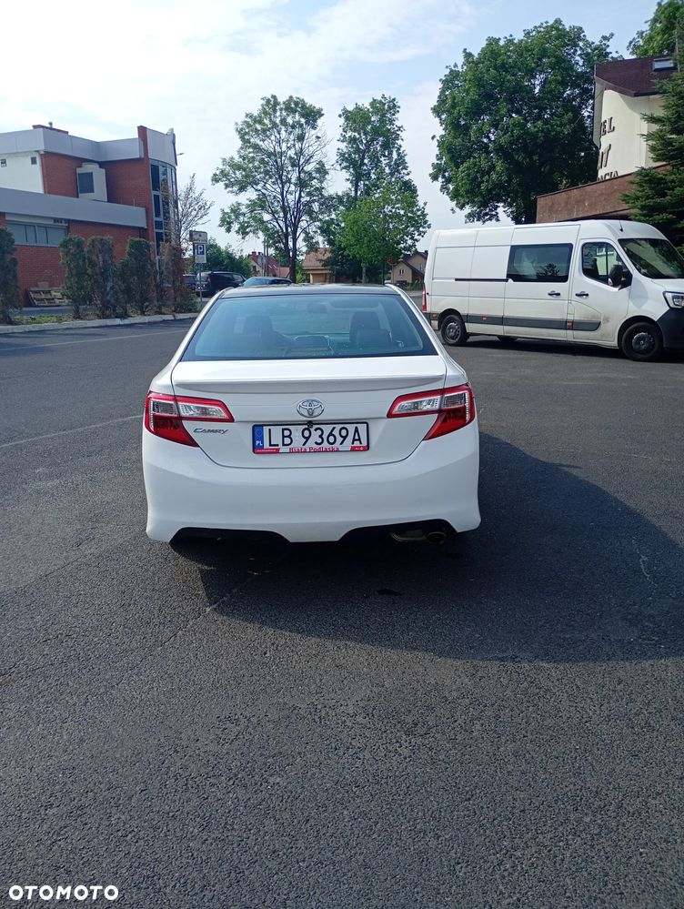 Toyota Camry - 8