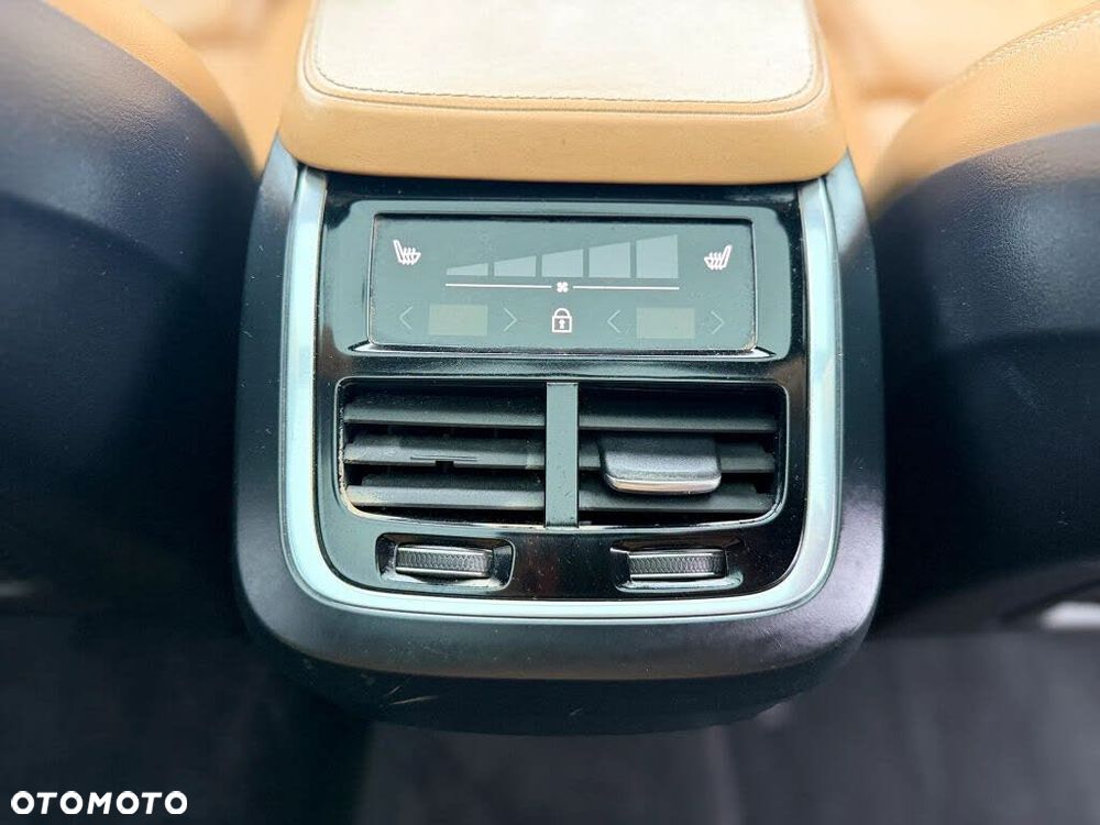 Volvo XC 90 T6 AWD Inscription 7os - 33