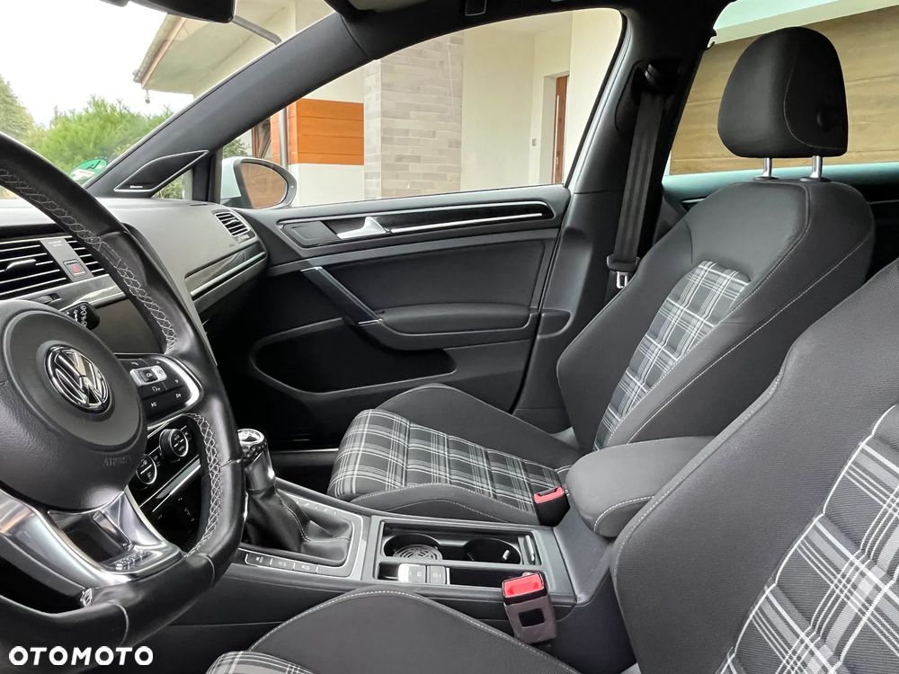 Volkswagen Golf GTD BlueMotion Technology - 23