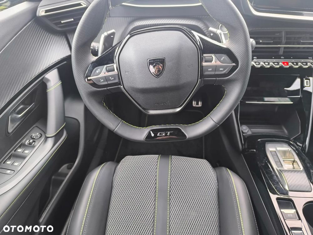Peugeot 2008 Hybrid 136 e-DSC GT - 27