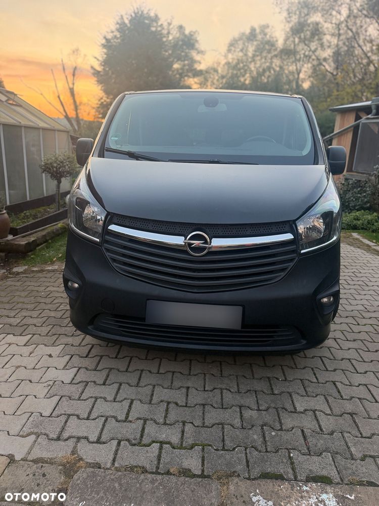 Opel Vivaro - 1