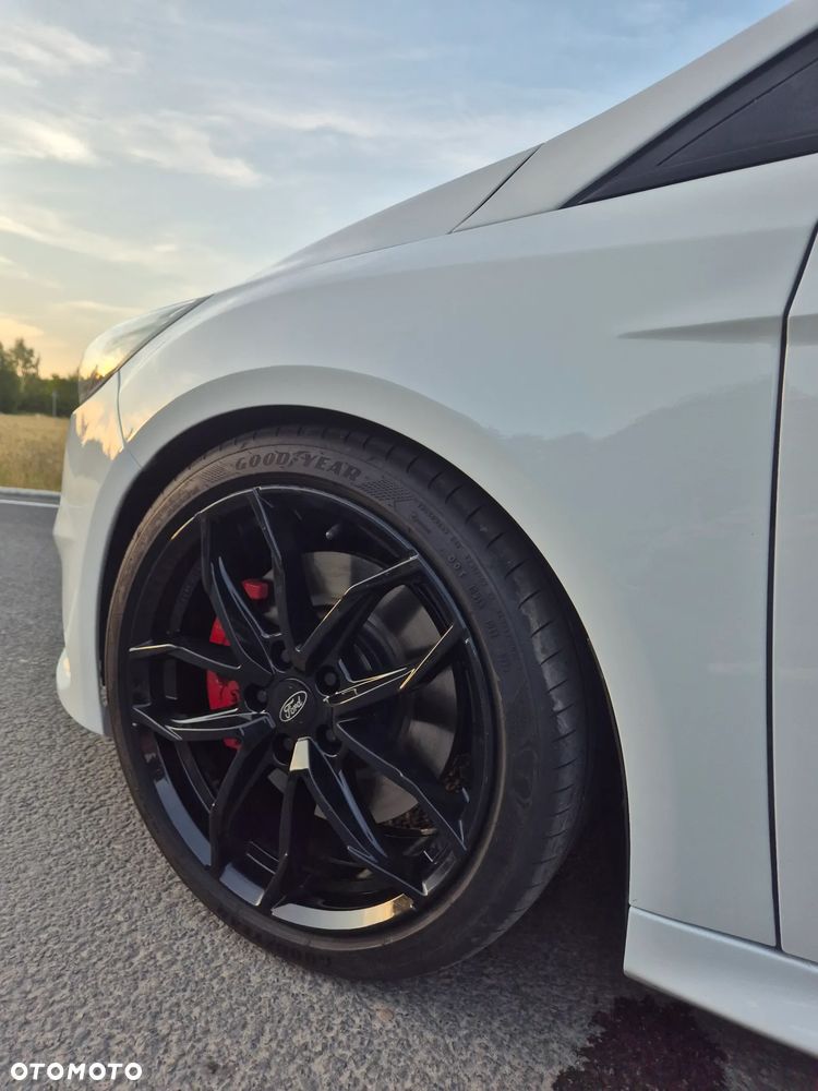 Ford Focus 2.0 EcoBoost ST - 6