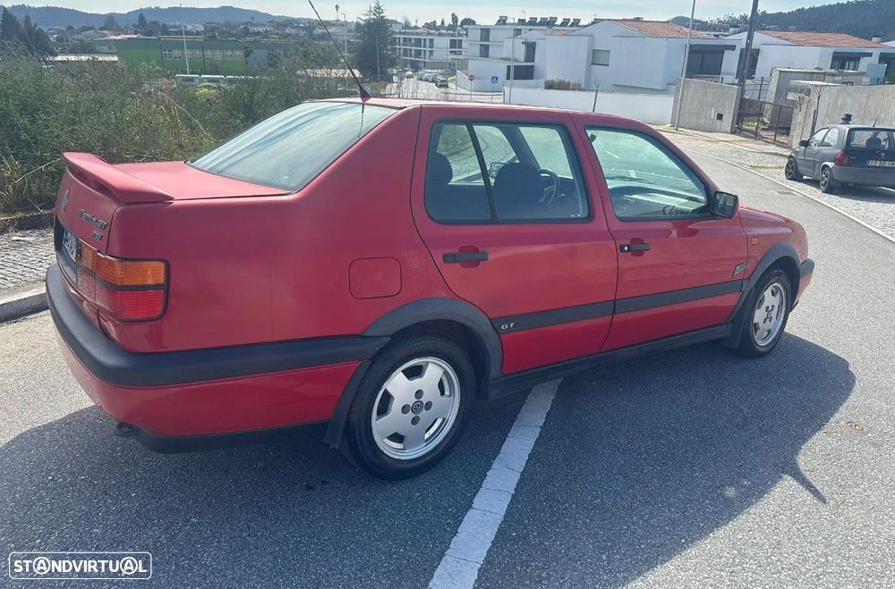 VW Vento 1.9 GT TDI - 4