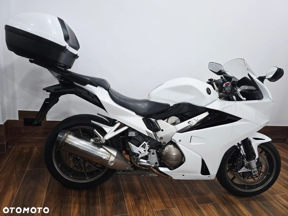 Honda VFR - 9