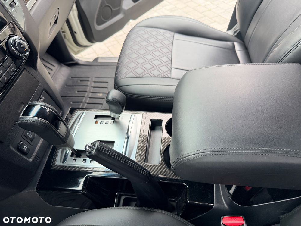 Mitsubishi Pajero - 15