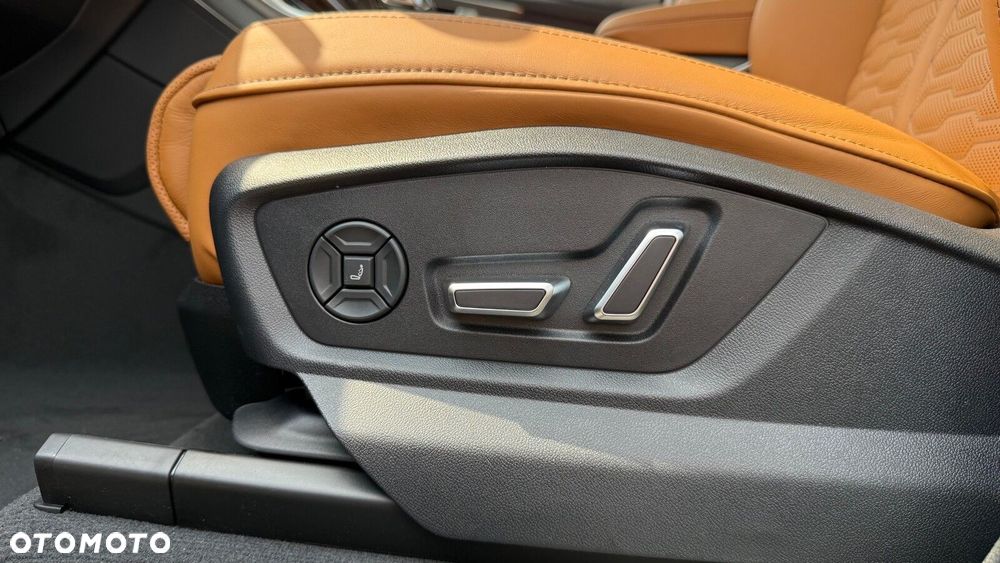 Audi RS Q8 - 35