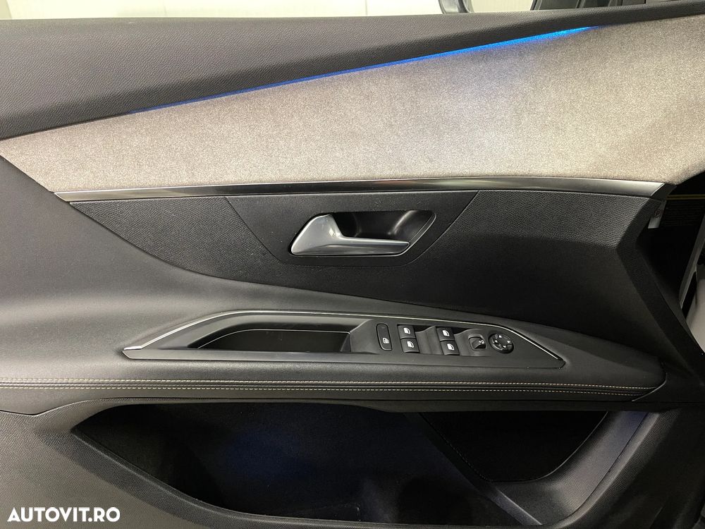 Peugeot 3008 225 e-EAT8 GT - 27