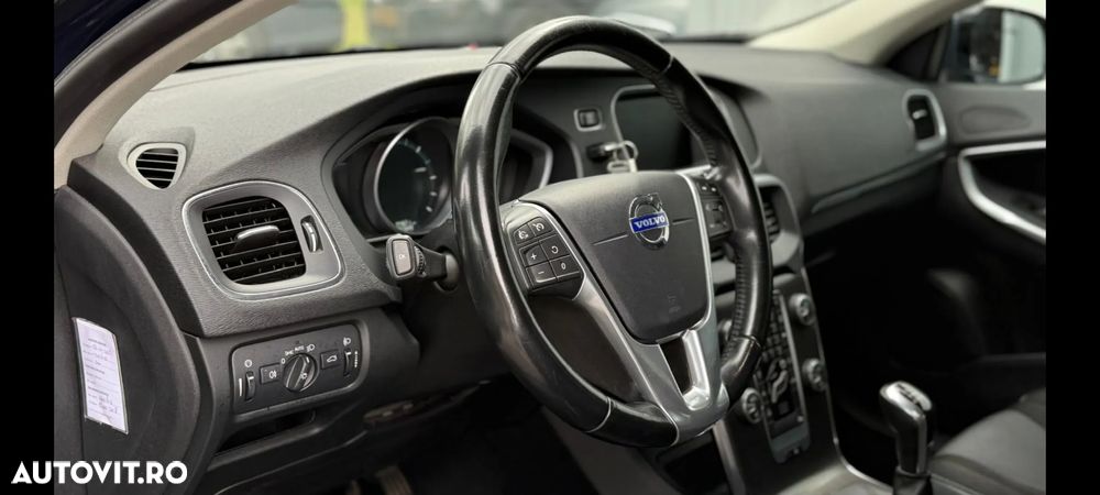 Volvo V40 D4 Momentum - 15