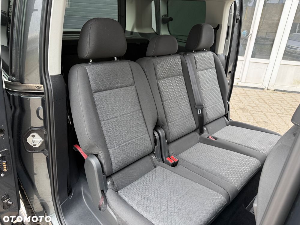 Ford Tourneo Connect Grand - 12