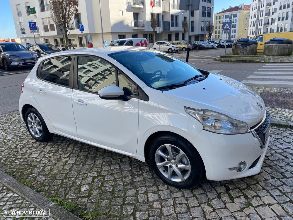 Peugeot 208 1.4 HDi SE Style - 3