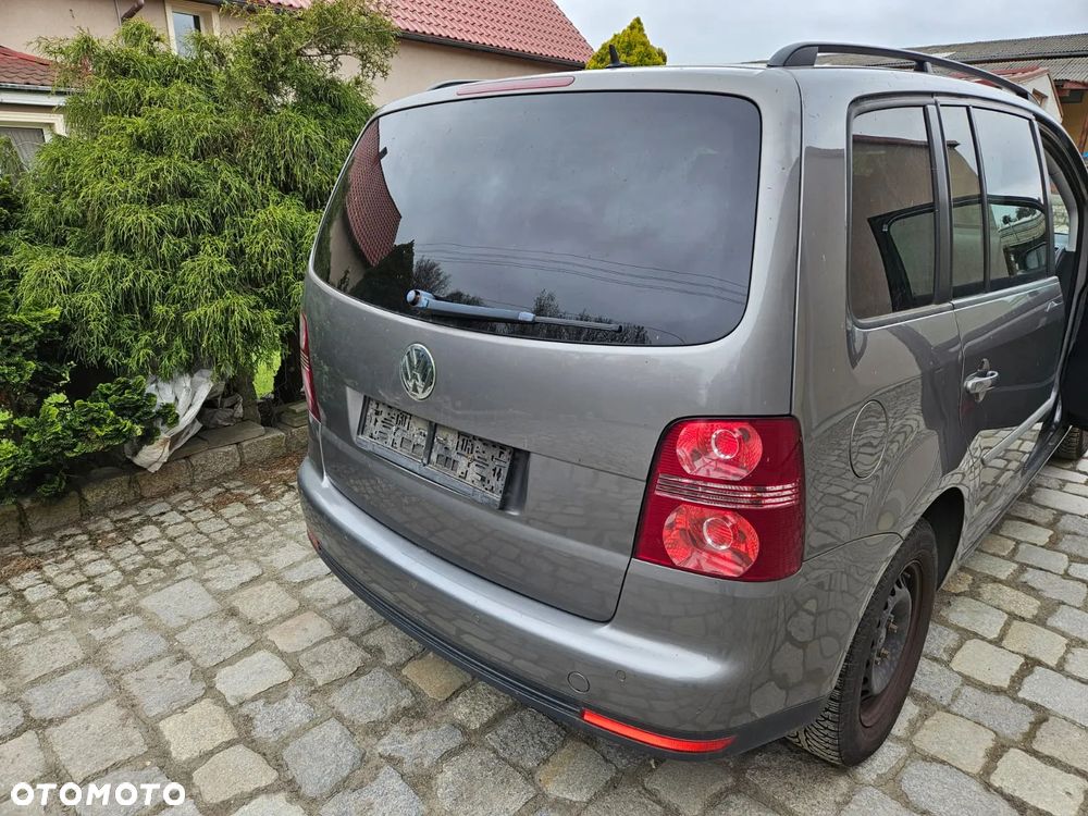 Volkswagen Touran 1.6 - 4