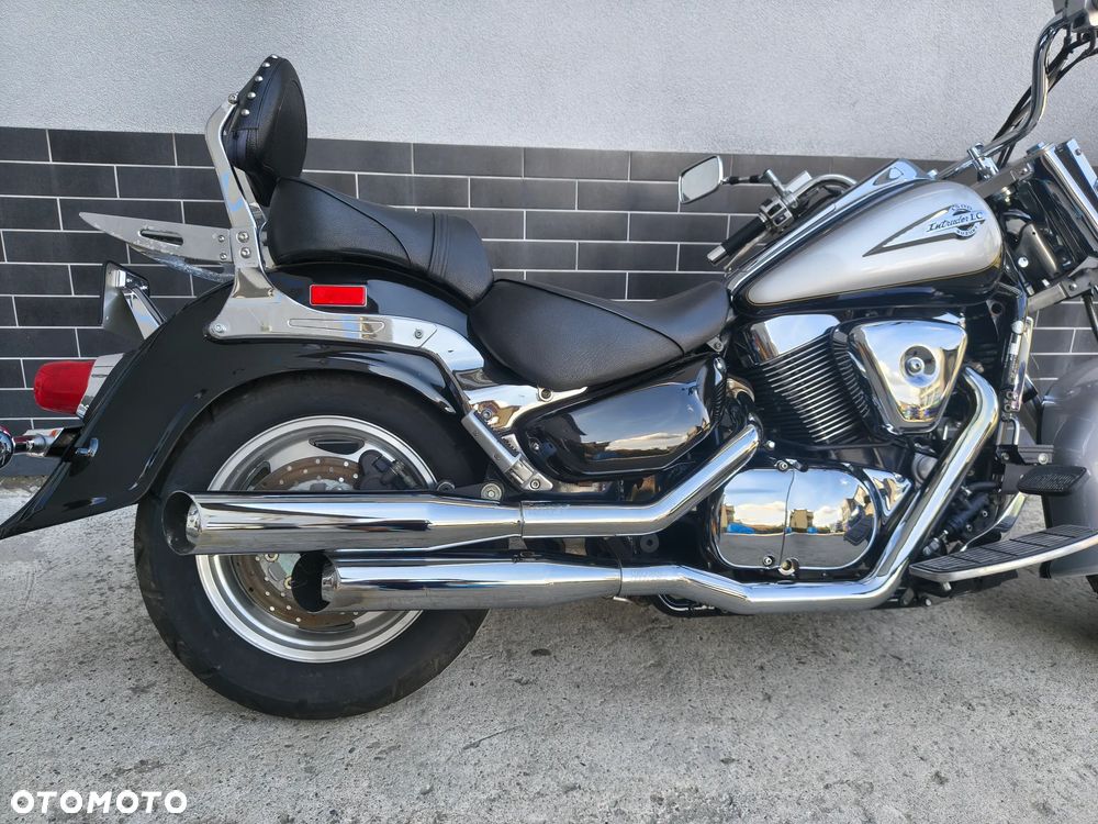 Suzuki Intruder - 15