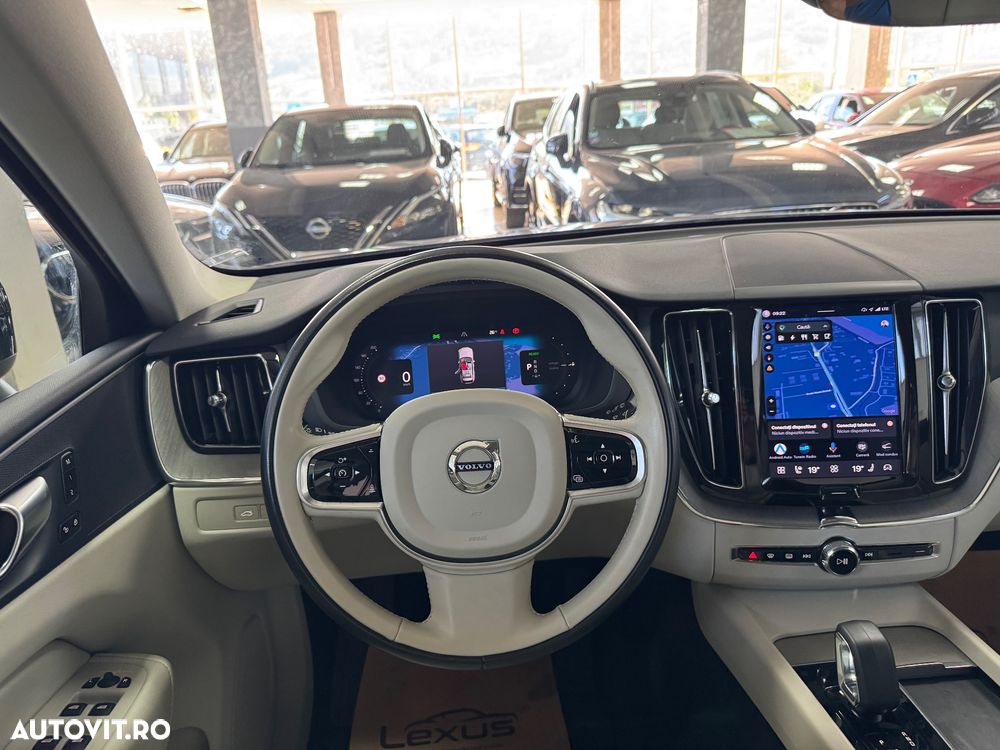 Volvo XC 60 T6 AWD Plus Dark - 23