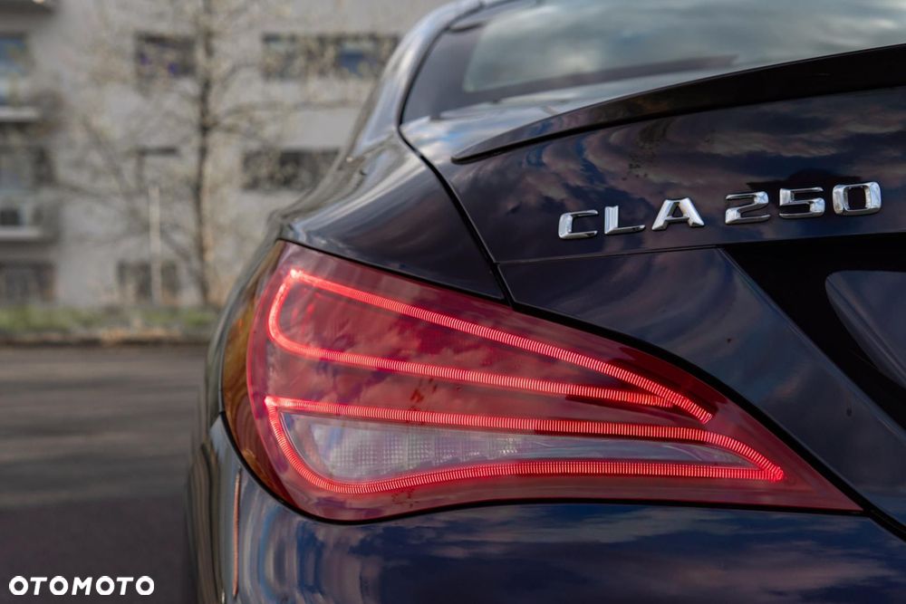 Mercedes-Benz CLA 250 7G-DCT AMG Line - 41