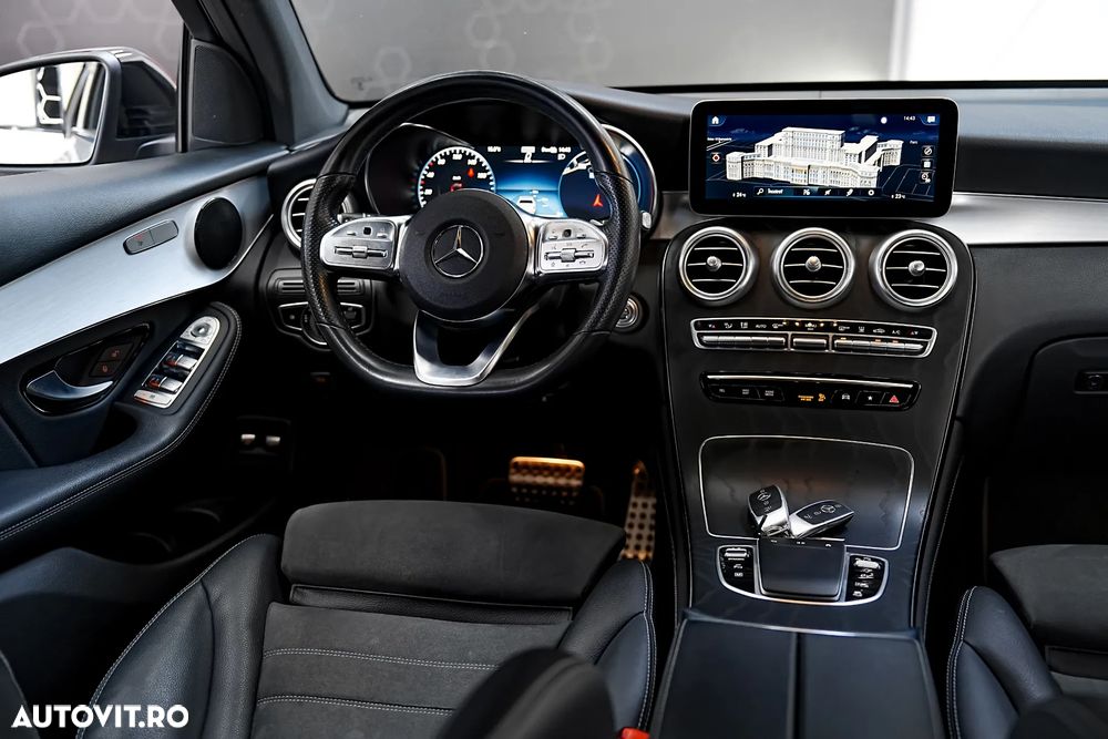 Mercedes-Benz GLC 300 e 4Matic 9G-TRONIC AMG Line Plus - 13