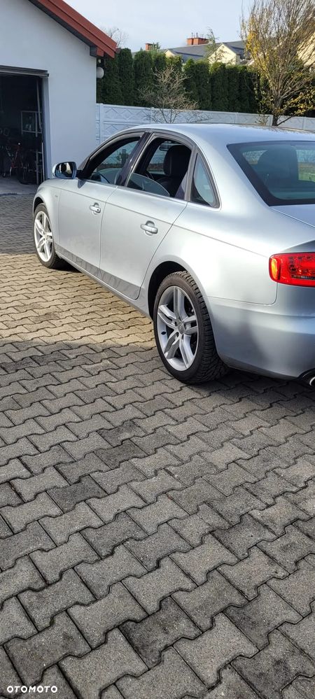 Audi A4 Limousine - 4