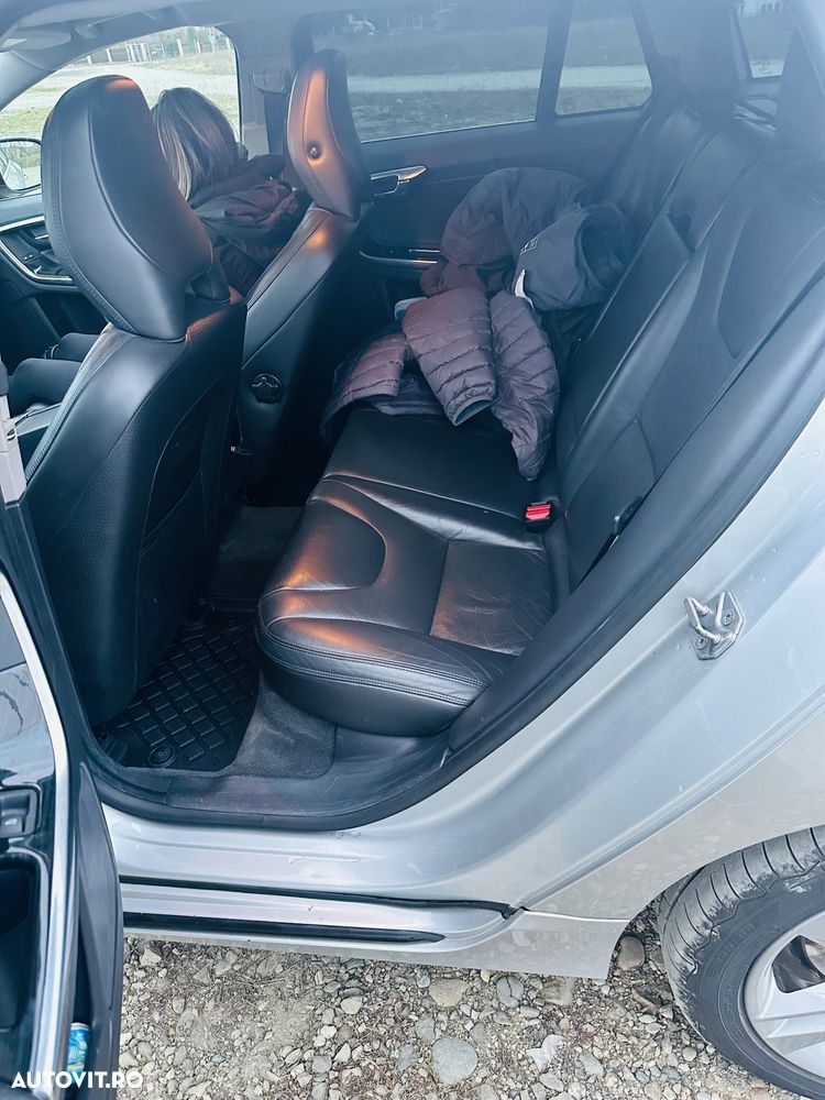 Volvo V60 D6 Plug-In-Hybrid AWD Geartronic Summum - 7