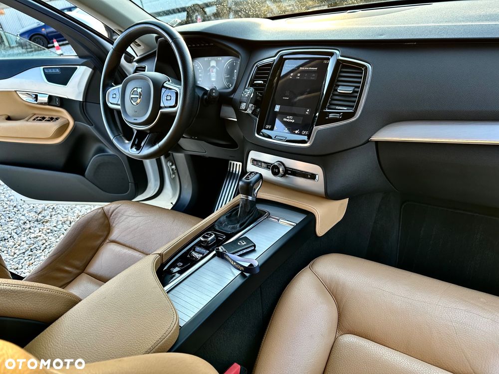 Volvo XC 90 D5 AWD R-Design - 6