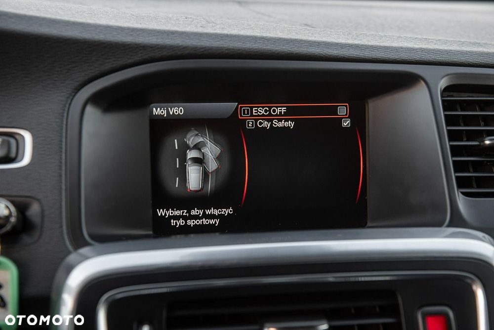 Volvo V60 D4 R-Design Momentum - 24