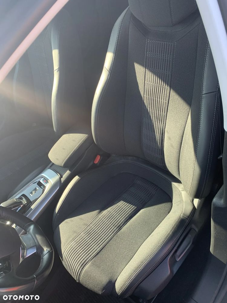 Peugeot 308 BlueHDi 130 EAT8 Stop & Start Allure Business-Paket - 16