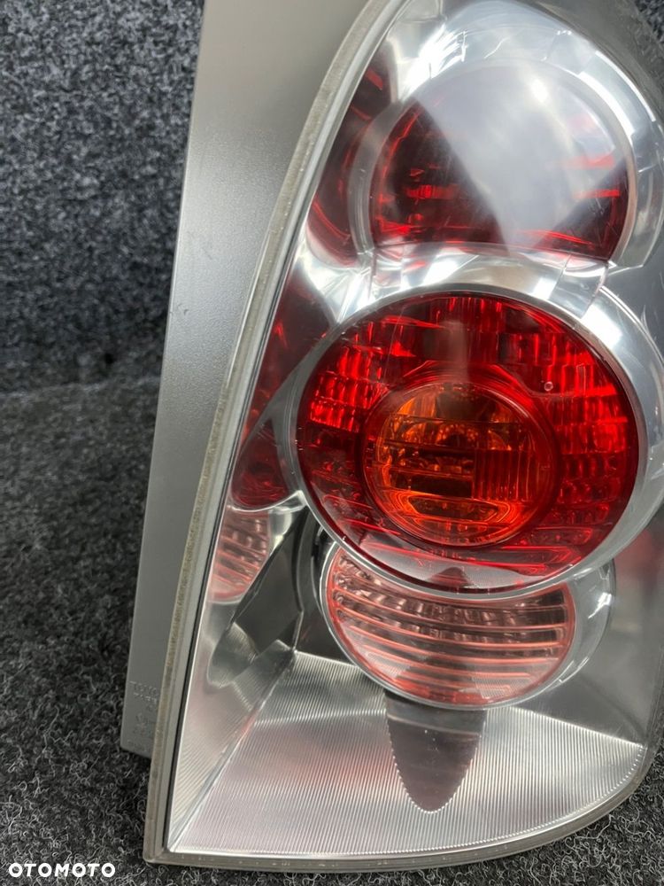toyota corolla verso II lampa prawy tył tylna - 8