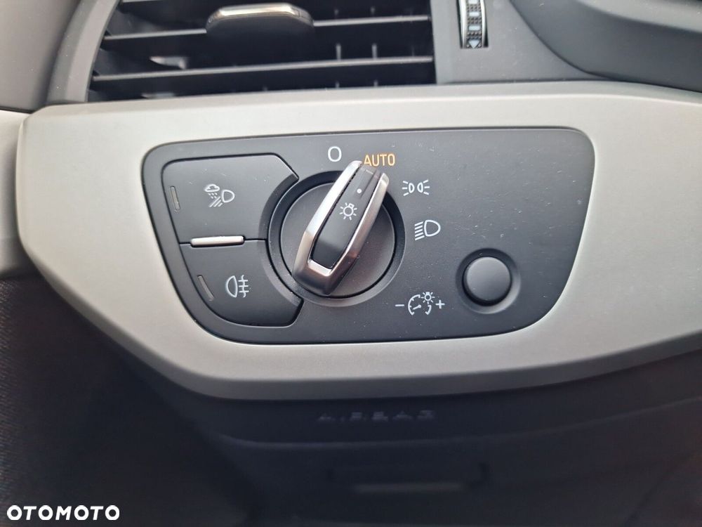 Audi A4 Avant 35 TFSI mHEV S Line S tronic - 29