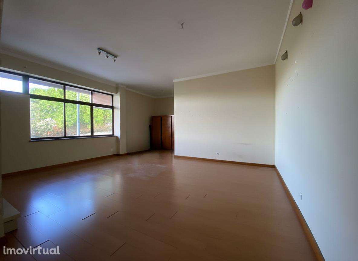 Oportunidade de Investimento | T3 na Cidade de Setúbal - Grande imagem: 4/18