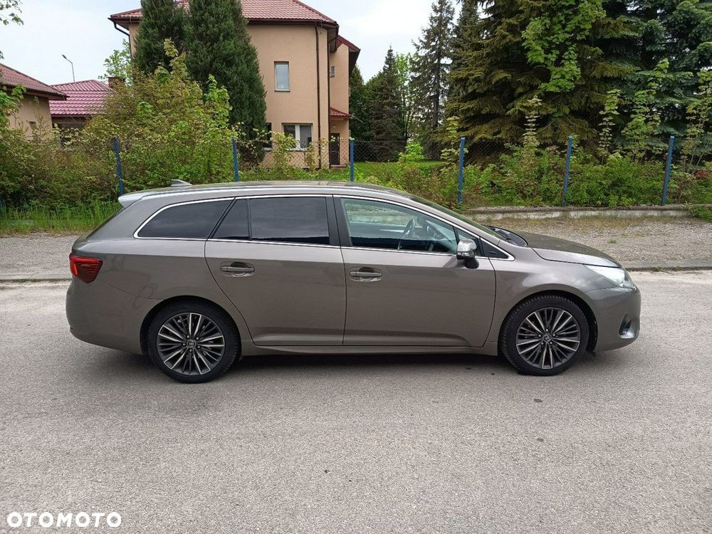 Toyota Avensis - 11