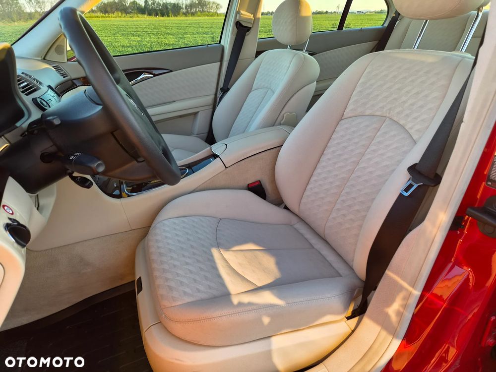 Mercedes-Benz Klasa E 320 Classic - 34