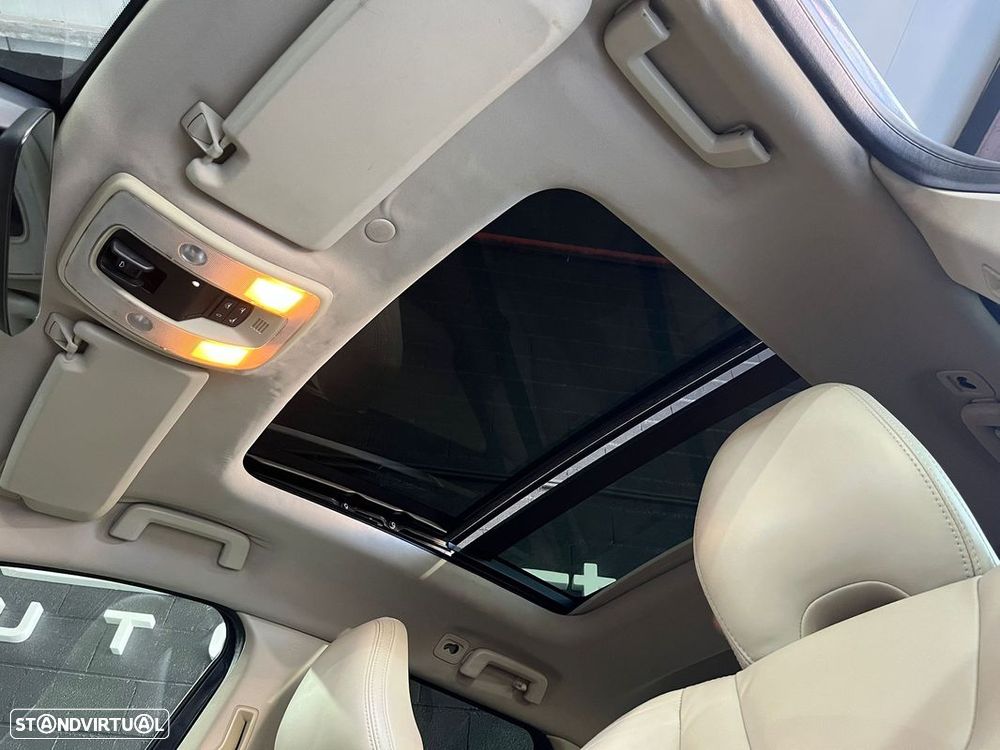 Volvo XC 60 2.0 D4 R-Design Momentum Geartronic - 32