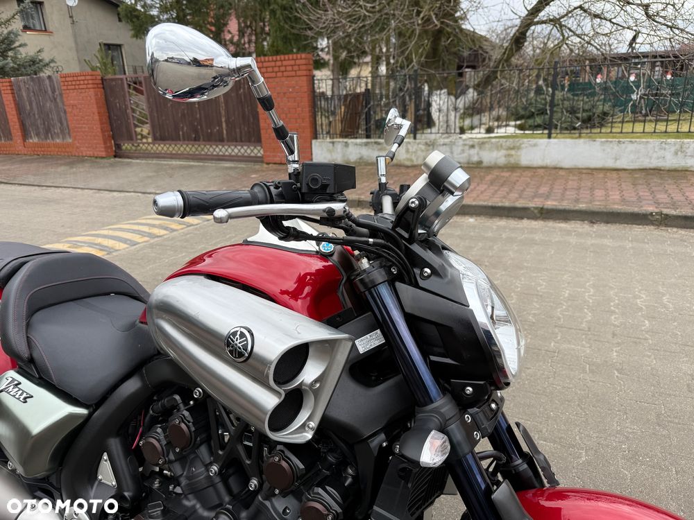 Yamaha V-MAX - 4