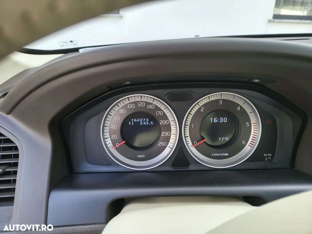 Volvo XC 60 D5 AWD Aut. Summum - 8