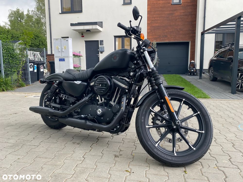 Harley-Davidson Sportster Iron 883 - 2