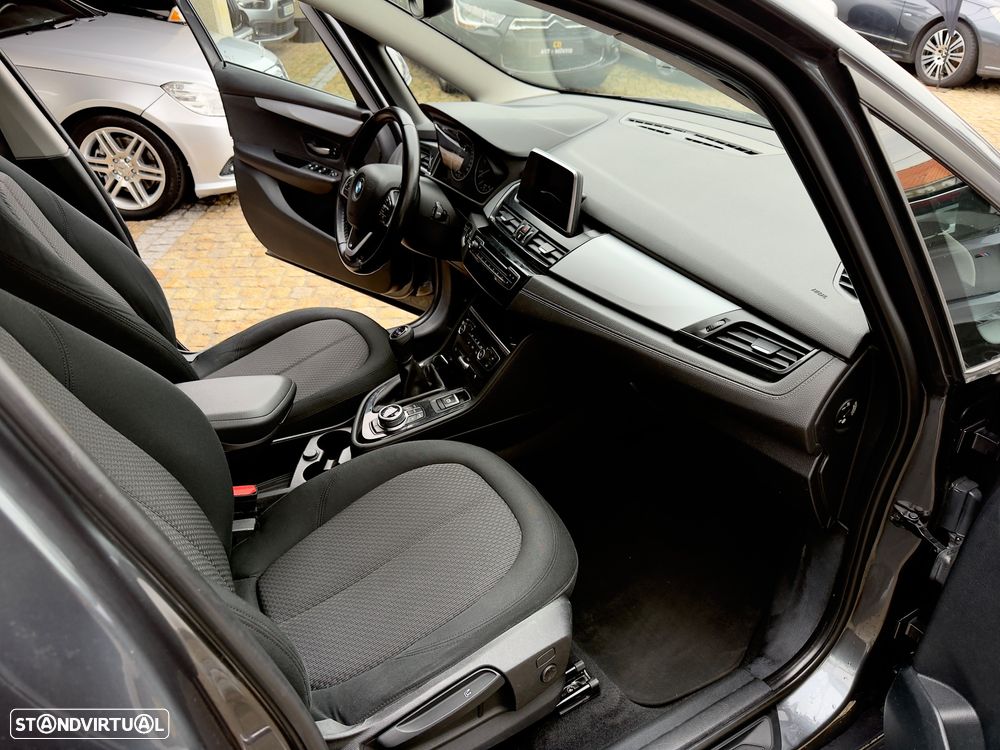 BMW 218 Gran Tourer d 7L Line Luxury - 51