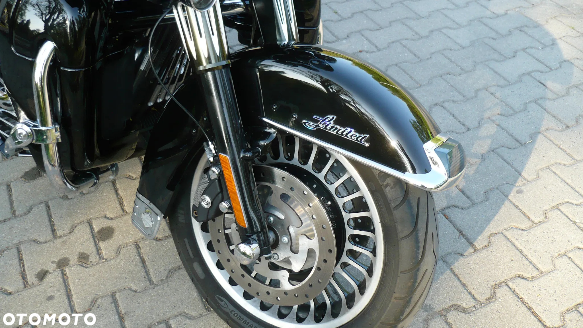 Harley-Davidson FLH Electra Glide - 10