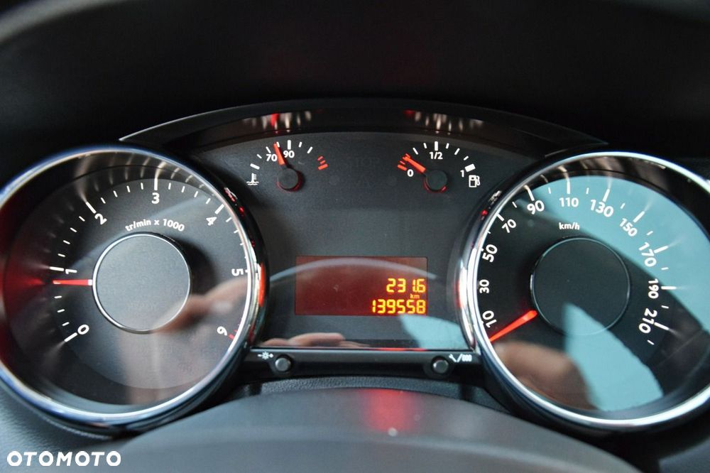 Peugeot 5008 - 8