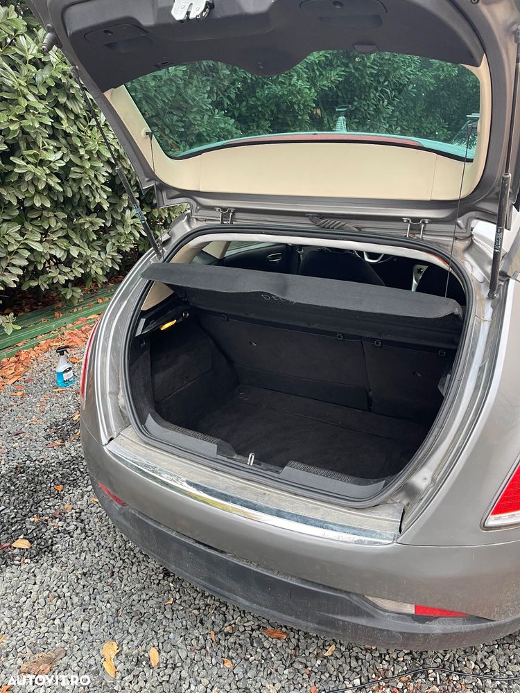 Lancia Delta 1.6 MultiJet 16v Silver - 10