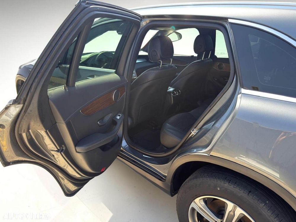 Mercedes-Benz GLC 300 d 4MATIC - 19
