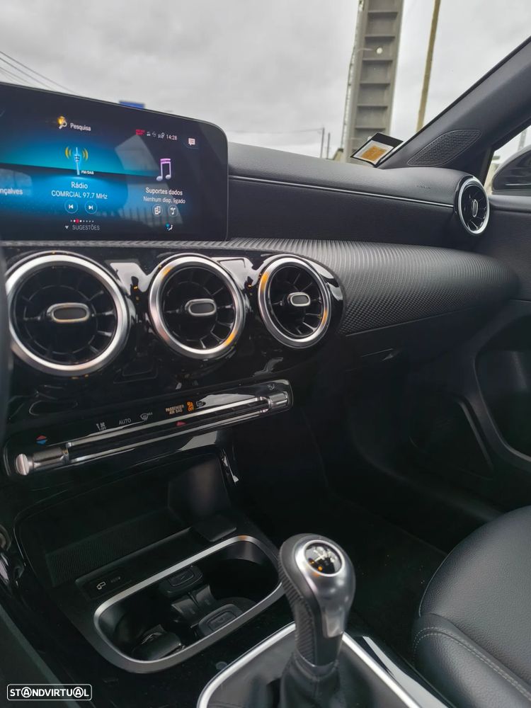 Mercedes-Benz A 180 Limousine d Progressive - 16