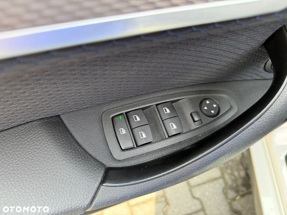 BMW X2 sDrive18i - 13