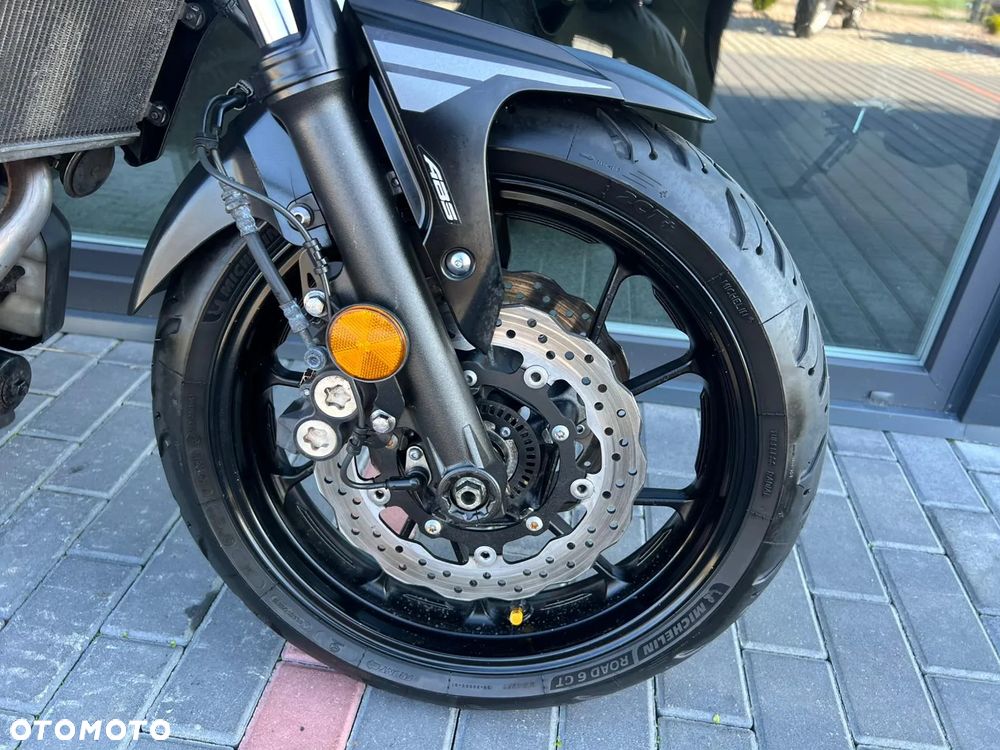 Yamaha MT - 28