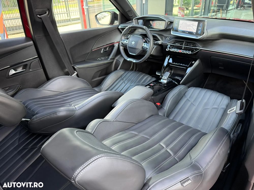 Peugeot 2008 PureTech 155 EAT8 GT - 8