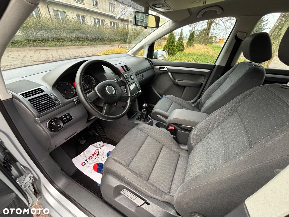 Volkswagen Touran 1.9 TDI DPF Conceptline - 14