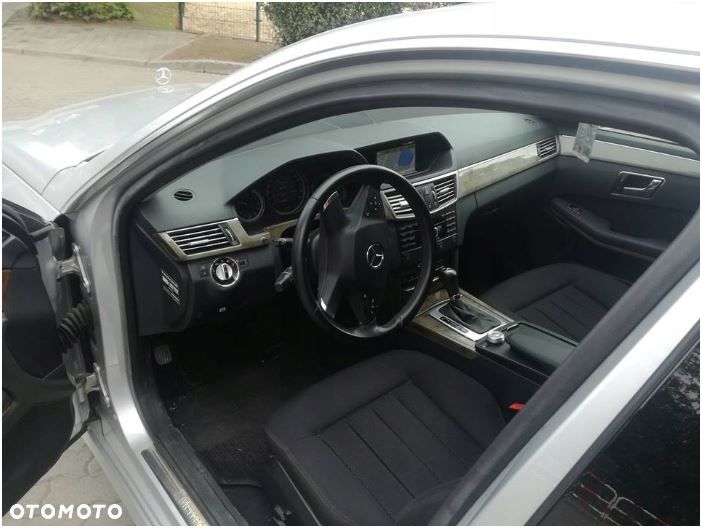 Mercedes-Benz Klasa E 200 CGI BlueEFFICIENCY Automatik Elegance - 5