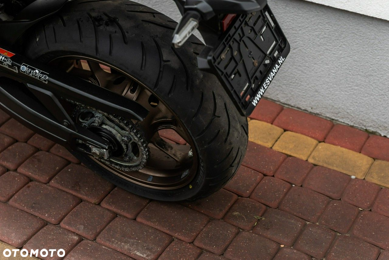 Honda CB - 8