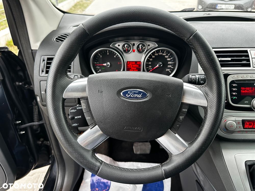 Ford Kuga 2.0 TDCi 4x4 Titanium - 31