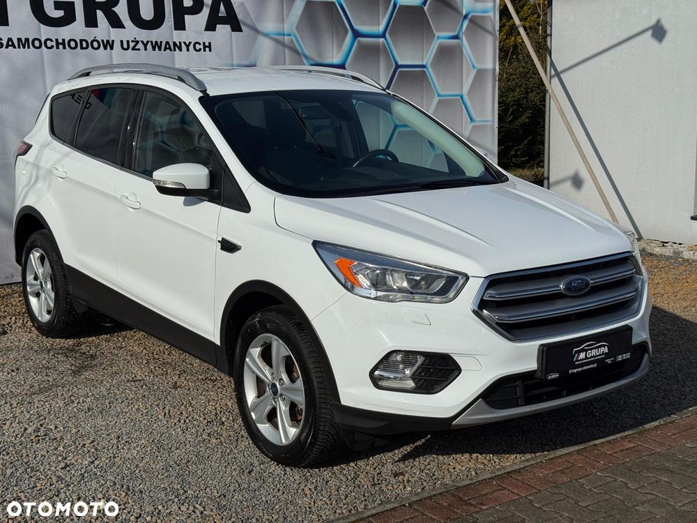 Ford Kuga 1.5 EcoBoost 2x4 Business Edition - 4